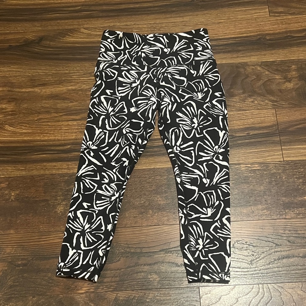 Athleta Monochrome Floral Leggings